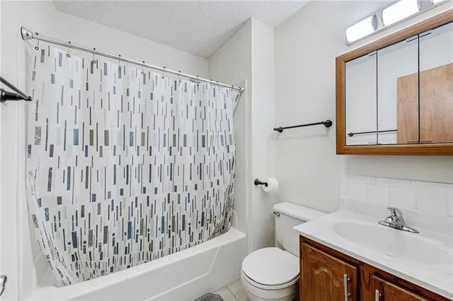 $285,000 | 2712 North 39th Terrace, St. Joseph, MO 64506