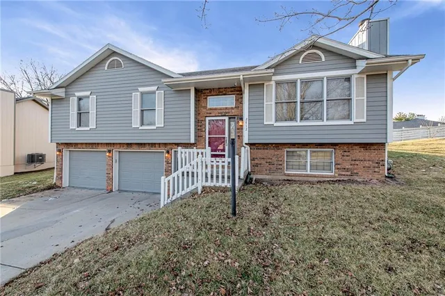 $285,000 | 2712 North 39th Terrace, St. Joseph, MO 64506