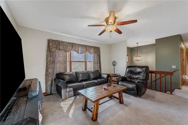 $285,000 | 2712 North 39th Terrace, St. Joseph, MO 64506