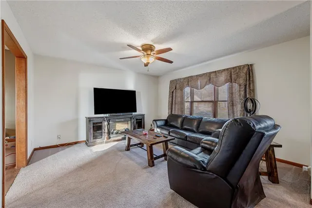 $285,000 | 2712 North 39th Terrace, St. Joseph, MO 64506