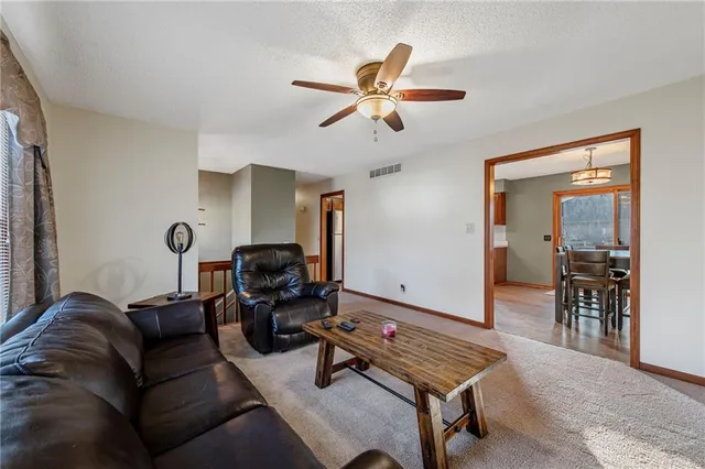 $285,000 | 2712 North 39th Terrace, St. Joseph, MO 64506