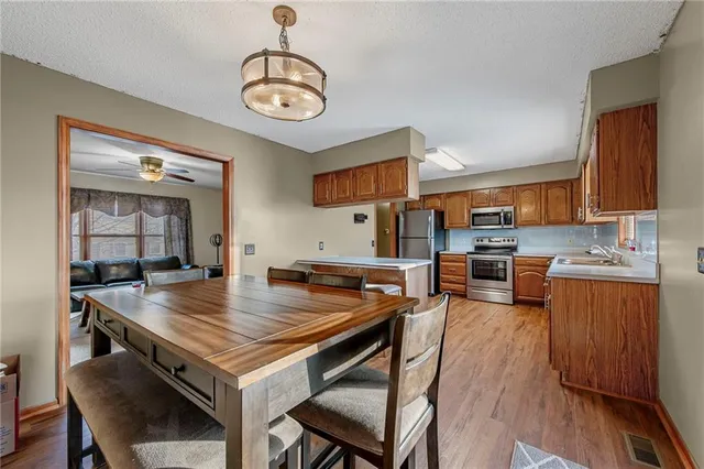 $285,000 | 2712 North 39th Terrace, St. Joseph, MO 64506