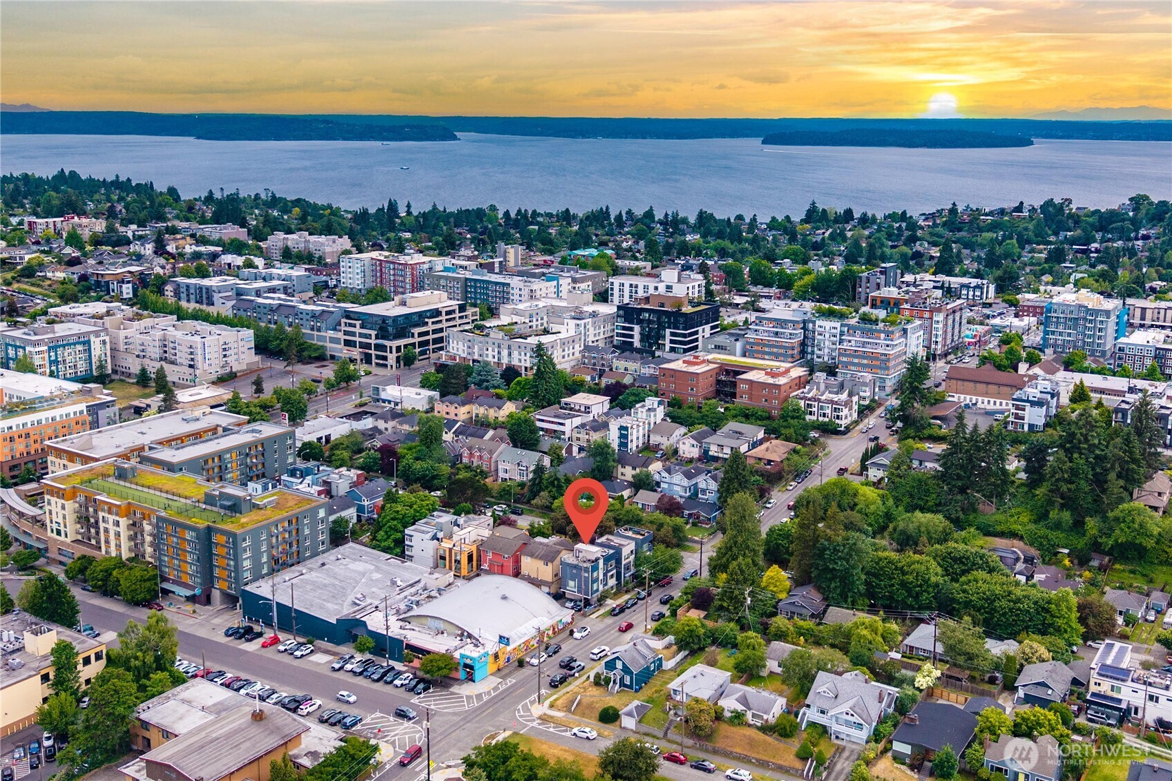 3951 Southwest Oregon Street Seattle, WA 98116 - Photo 2 of 33