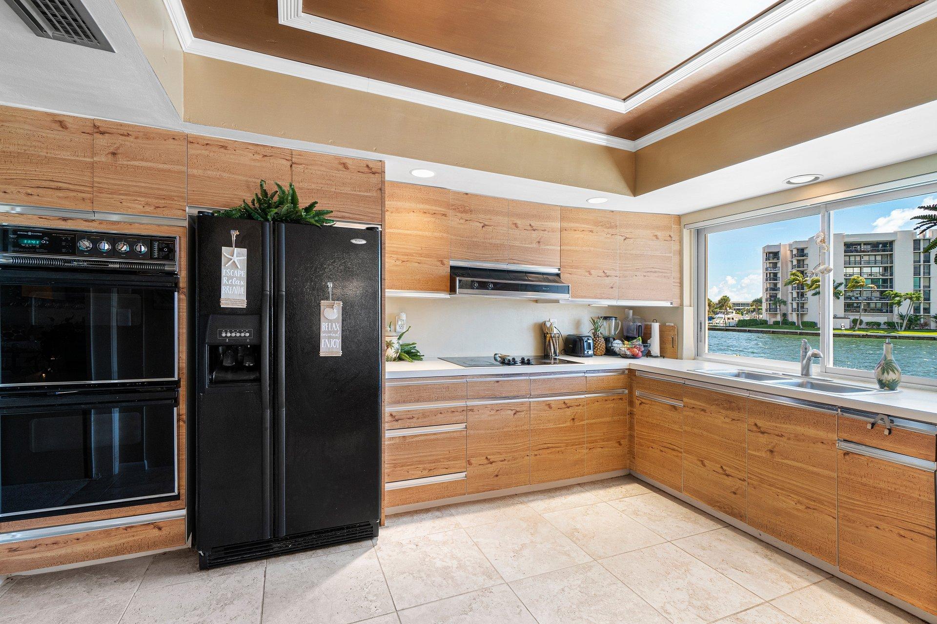 758 Harbour Drive Boca Raton, FL 33431 - Photo 12 of 14 Kitchen