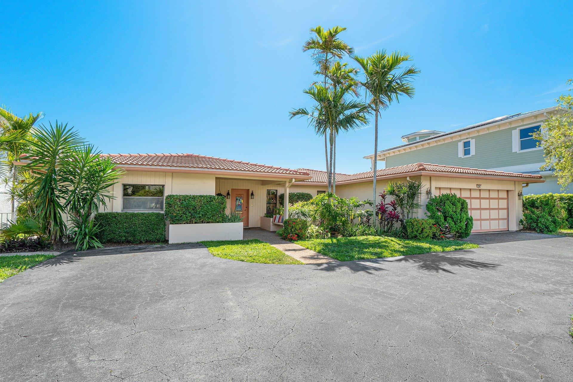 758 Harbour Drive Boca Raton, FL 33431 - Photo 4 of 14 Front of the house