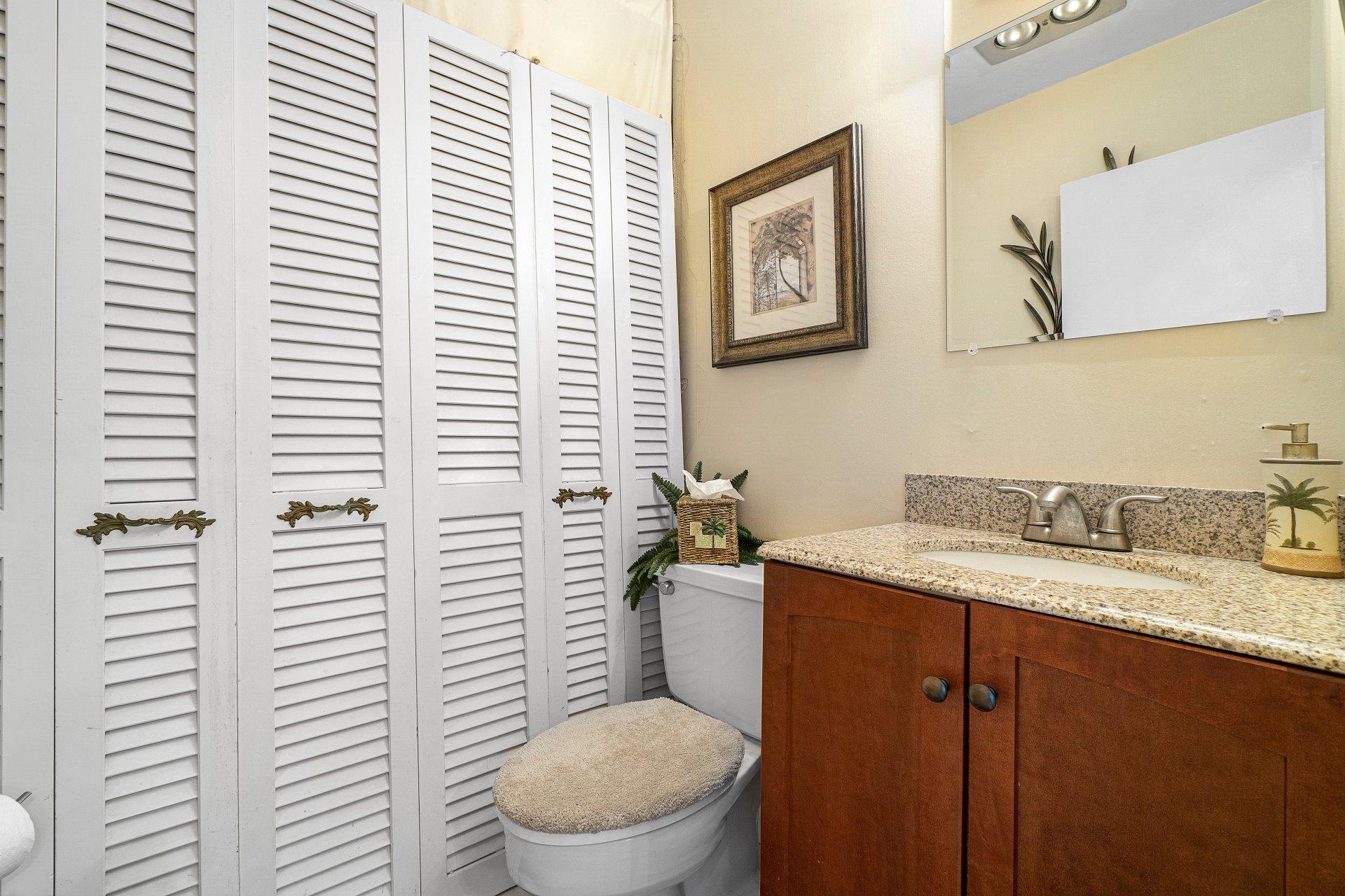 758 Harbour Drive Boca Raton, FL 33431 - Photo 8 of 14 Guest Bath 2