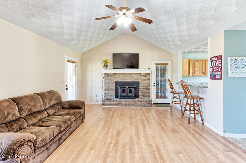 205 Spinpointe Road Fisherville, KY 40023 - Photo 4 of 25 205-Spinpointe-4