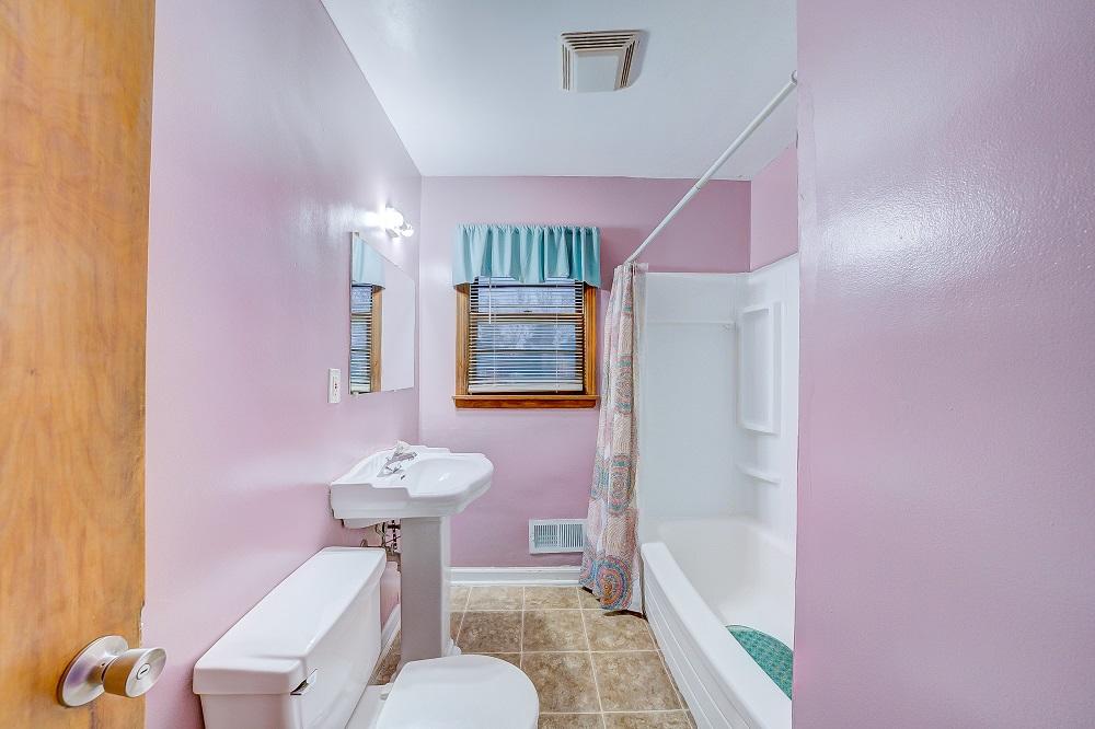 4920 Rowe Ridge Road Northwest Roanoke, VA 24017 - Photo 13 of 15 Bathroom
