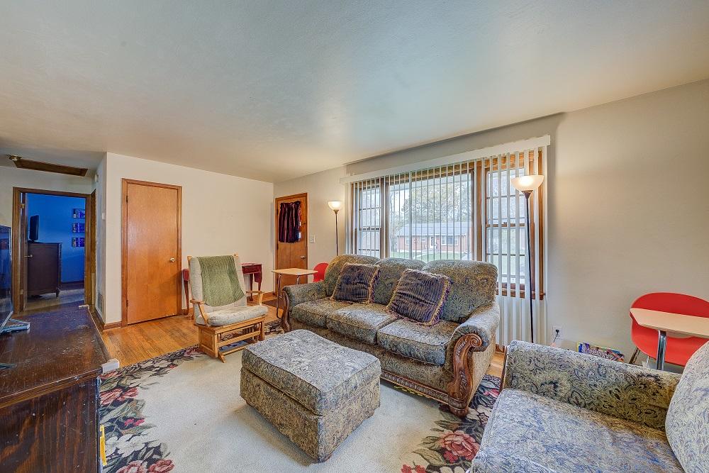 4920 Rowe Ridge Road Northwest Roanoke, VA 24017 - Photo 5 of 15 Living Room1