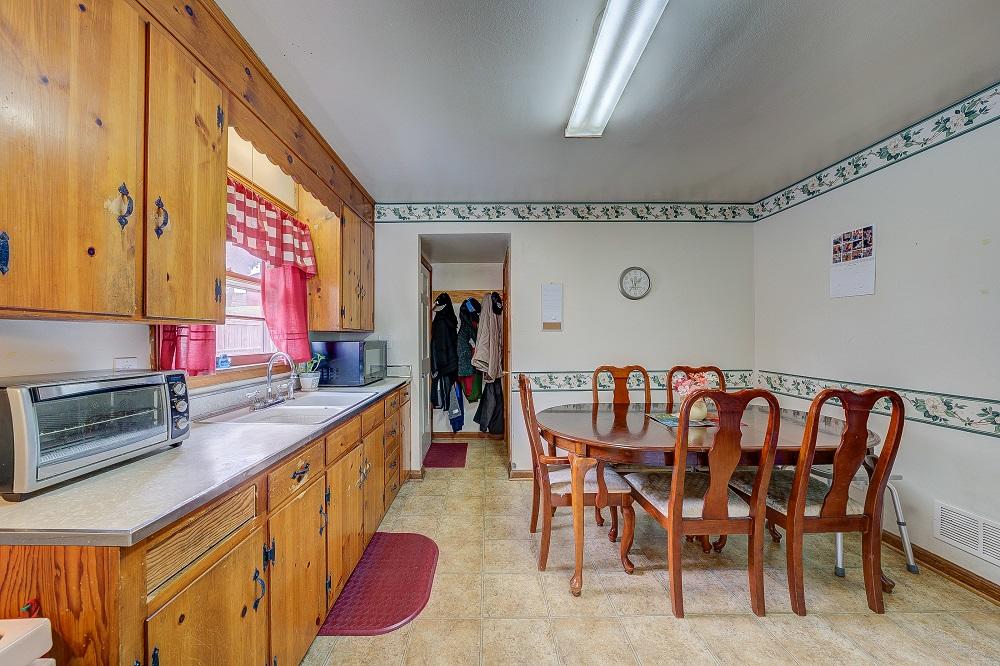 4920 Rowe Ridge Road Northwest Roanoke, VA 24017 - Photo 6 of 15 Eat-In Kitchen