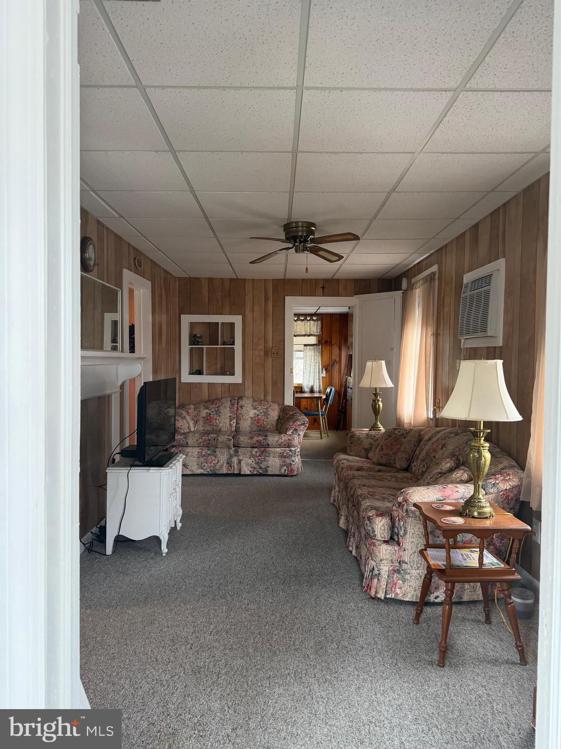 102 Garrison Avenue Fortescue, NJ 08321 - Photo 2 of 23 Living Room