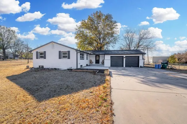 $239,900 | 5 Ridgeway Road, Rose Hill, KS 67133