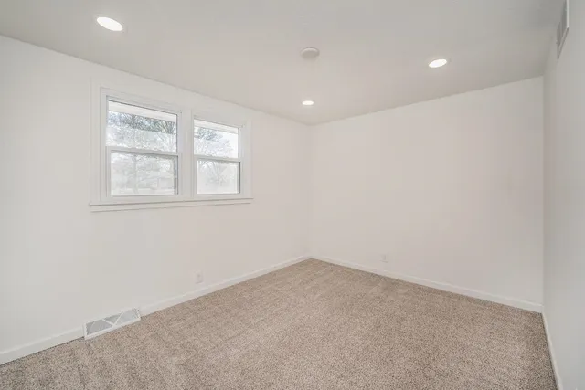 $239,900 | 5 Ridgeway Road, Rose Hill, KS 67133