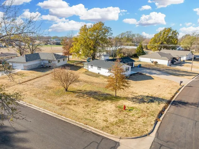 $239,900 | 5 Ridgeway Road, Rose Hill, KS 67133