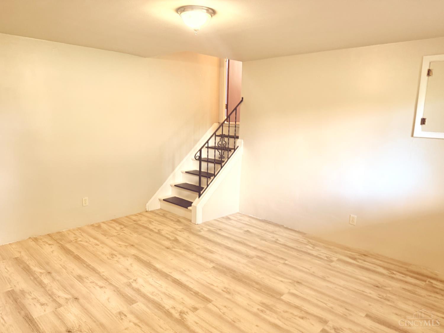 5618 Lawrence Road Cincinnati, OH 45248 - Photo 11 of 12 Family Room