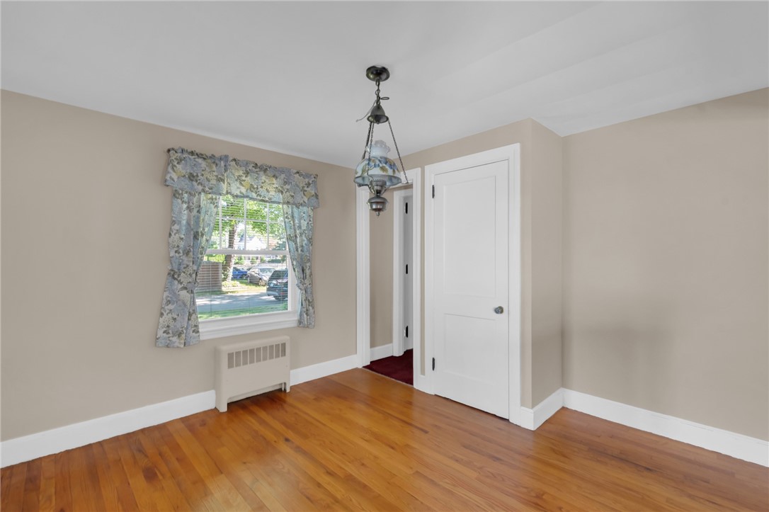 216 Riverside Avenue Warwick, RI 02889 - Photo 14 of 30
