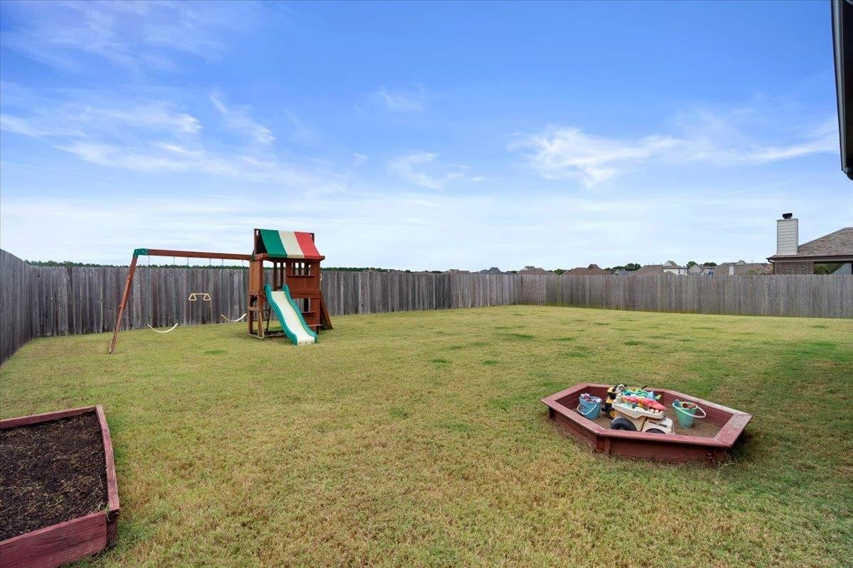 270 Whispering Ridge Drive Oakland, TN 38060 - Photo 25 of 27 a view of a backyard with swimming pool