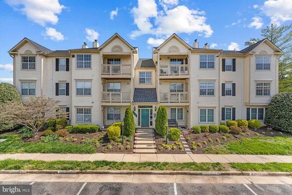 $325,000 | 10998 Koman Circle, Unit 203, Manassas, VA 20109