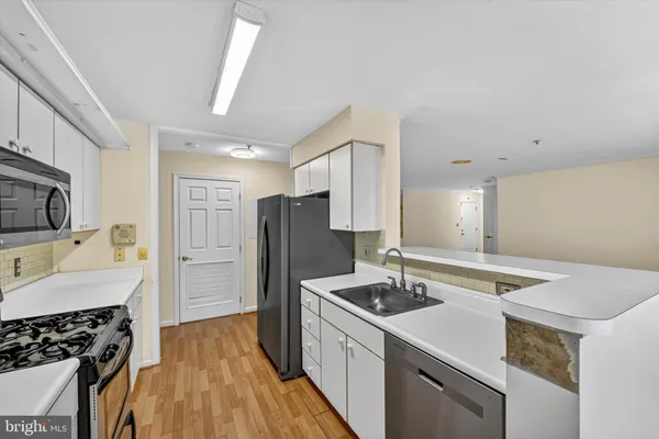 $325,000 | 10998 Koman Circle, Unit 203, Manassas, VA 20109