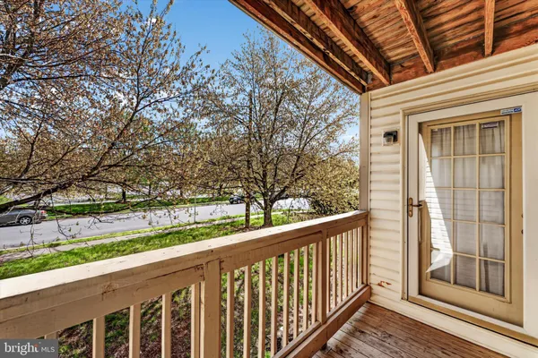$325,000 | 10998 Koman Circle, Unit 203, Manassas, VA 20109
