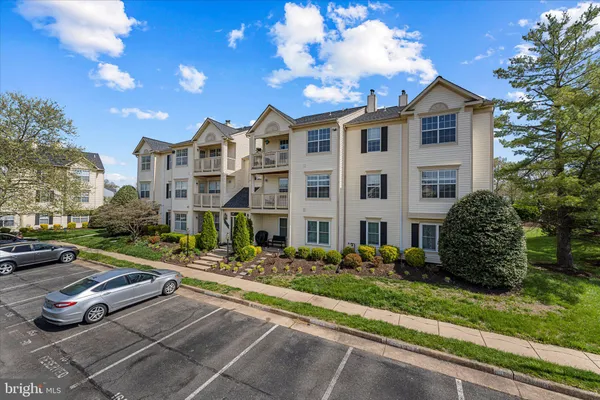 $325,000 | 10998 Koman Circle, Unit 203, Manassas, VA 20109