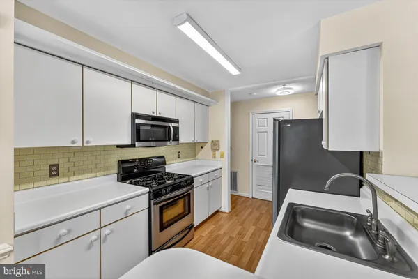 $325,000 | 10998 Koman Circle, Unit 203, Manassas, VA 20109