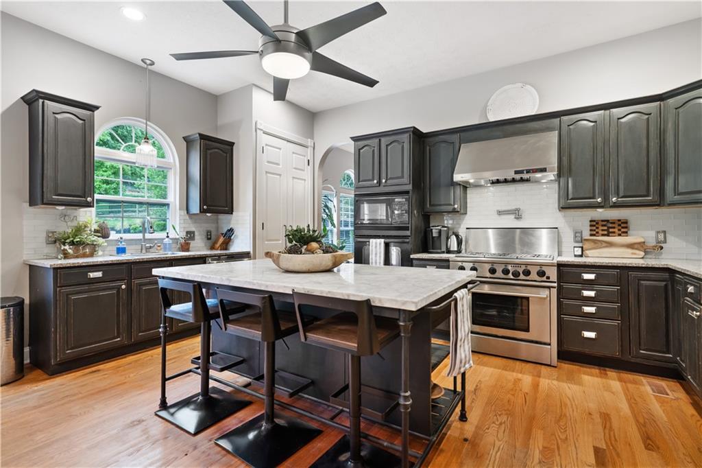 728 Franklin Road Mars, PA 16046 - Photo 4 of 25 Gallery Image 4