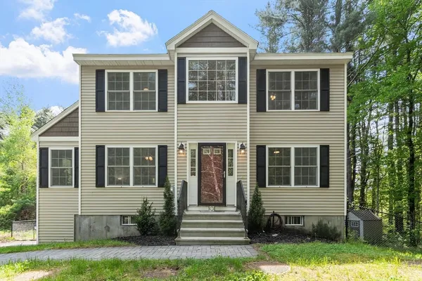 $590,000 | 87 A Brookline Street, Townsend, MA 01469