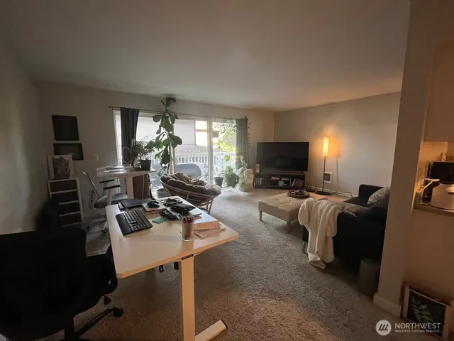 $2,250 | 5021 Ripley Lane North, Unit 108, Renton, WA 98056