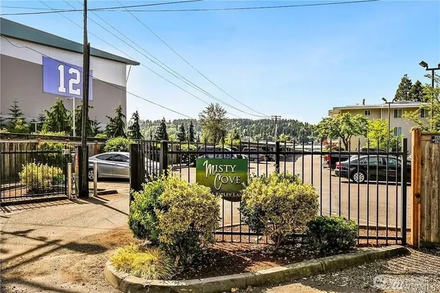 $2,250 | 5021 Ripley Lane North, Unit 108, Renton, WA 98056