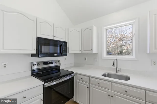 $2,995 | 425 Fernwood Drive, Severna Park, MD 21146