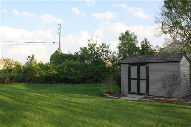 4737 East Dunbar Road Monroe, MI 48161 - Photo 5 of 19 20391585-4.JPG