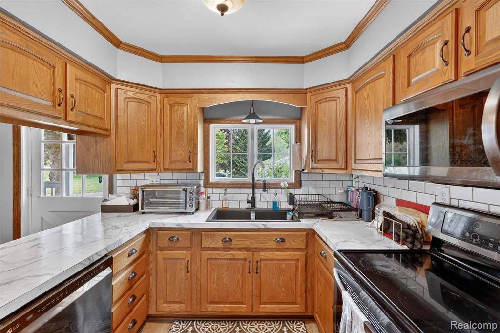 6235 Flushing Road Flushing, MI 48433 - Photo 15 of 58