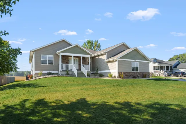 $564,000 | 1720 Carlisle Drive, St. Joseph, MI 49085