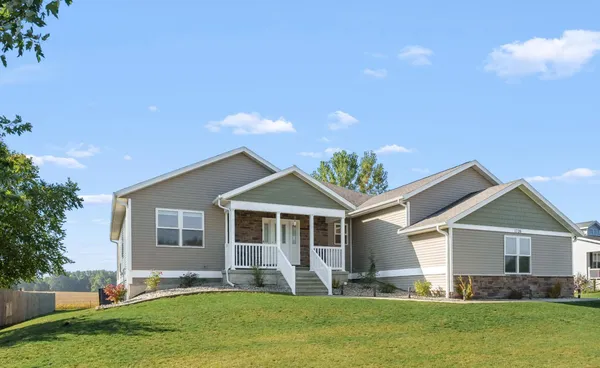 $529,000 | 1720 Carlisle Drive, St. Joseph, MI 49085
