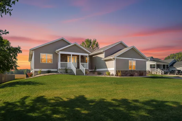 $564,000 | 1720 Carlisle Drive, St. Joseph, MI 49085