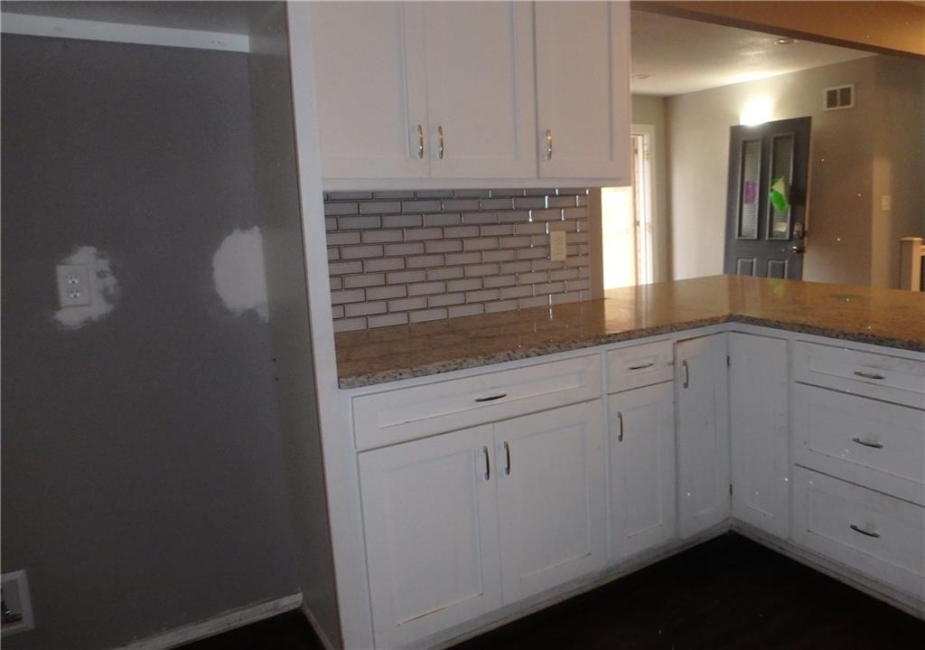 7332 Parallel Parkway Kansas City, KS 66112 - Photo 8 of 22