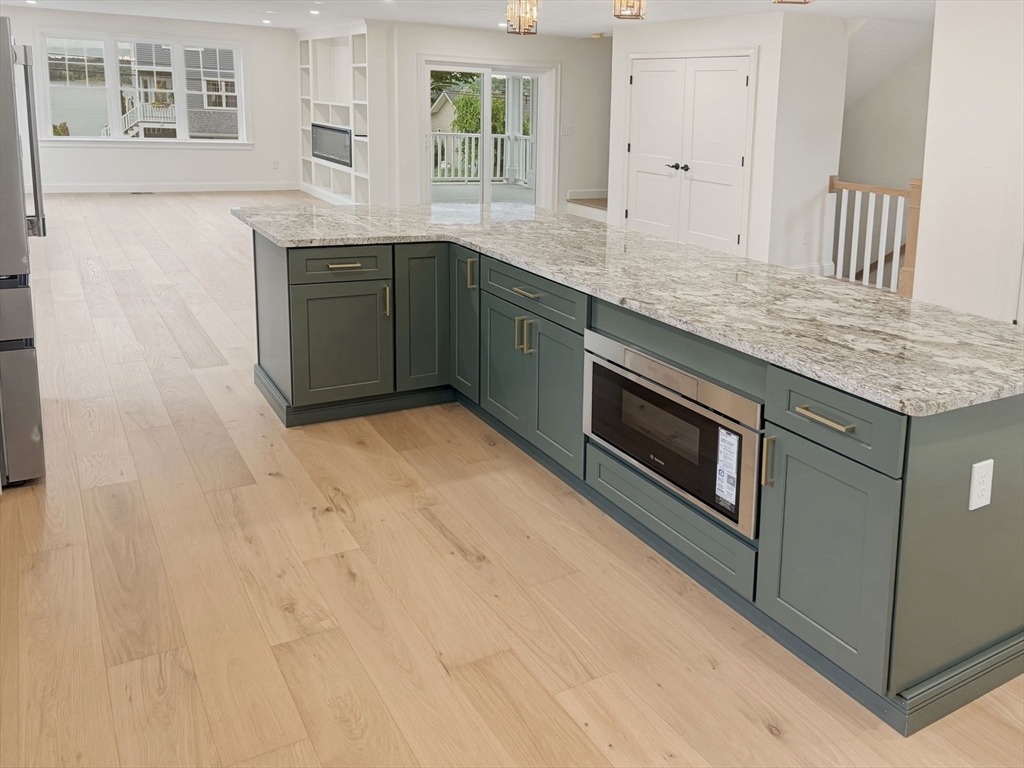 36 Colonial Road Webster, MA 01570 - Photo 5 of 42