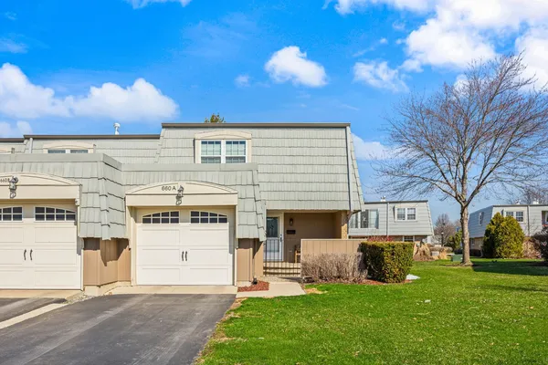 $335,000 | 660 Versailles Court, Unit A, Elk Grove Village, IL 60007