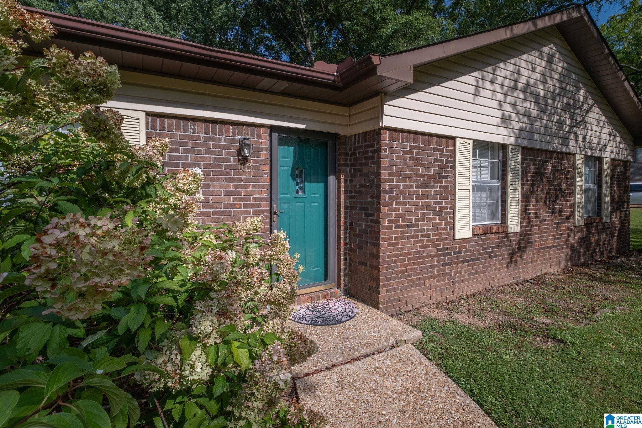 105 Yellowhammer Circle Alabaster, AL 35007 - Photo 3 of 47