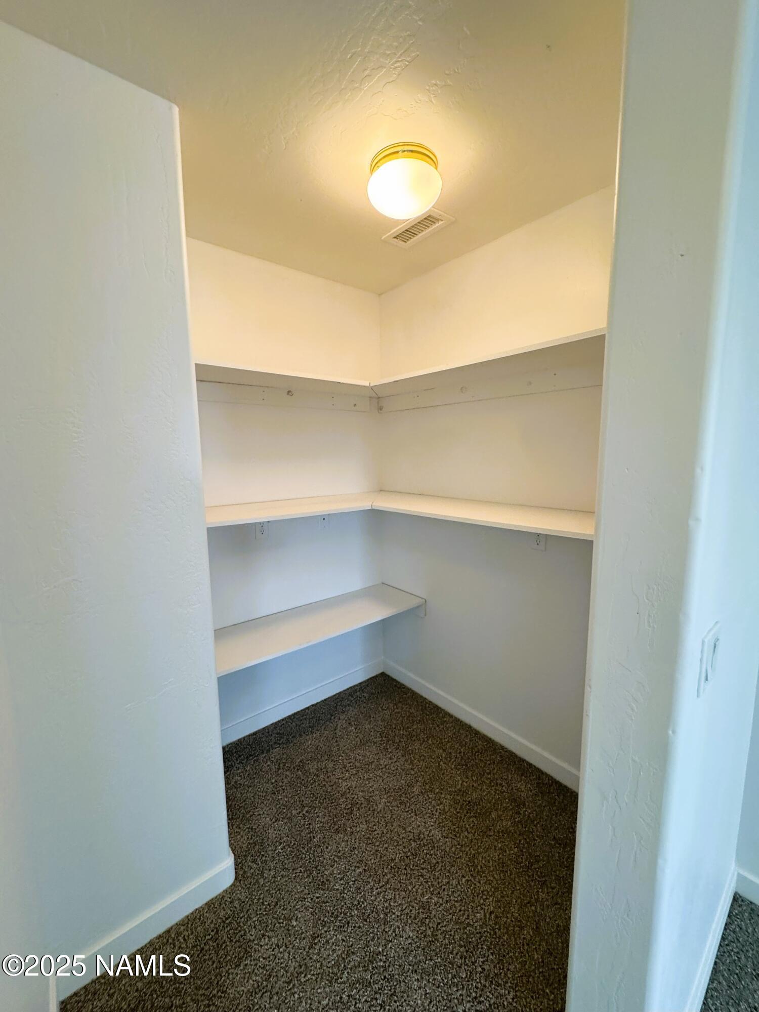 1807 North Main Street Flagstaff, AZ 86004 - Photo 17 of 26 a view of room