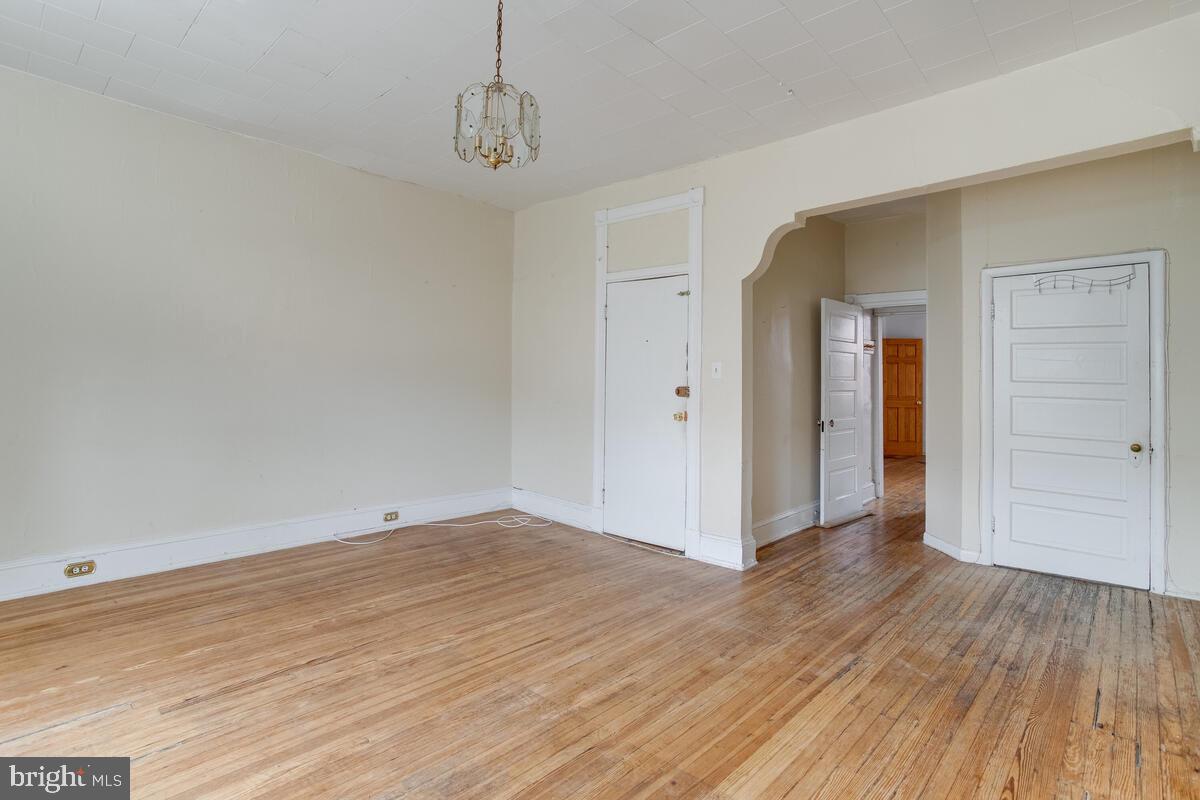 2739 North Calvert Street Baltimore, MD 21218 - Photo 22 of 61 Unit 2 Floor 2: Living Room