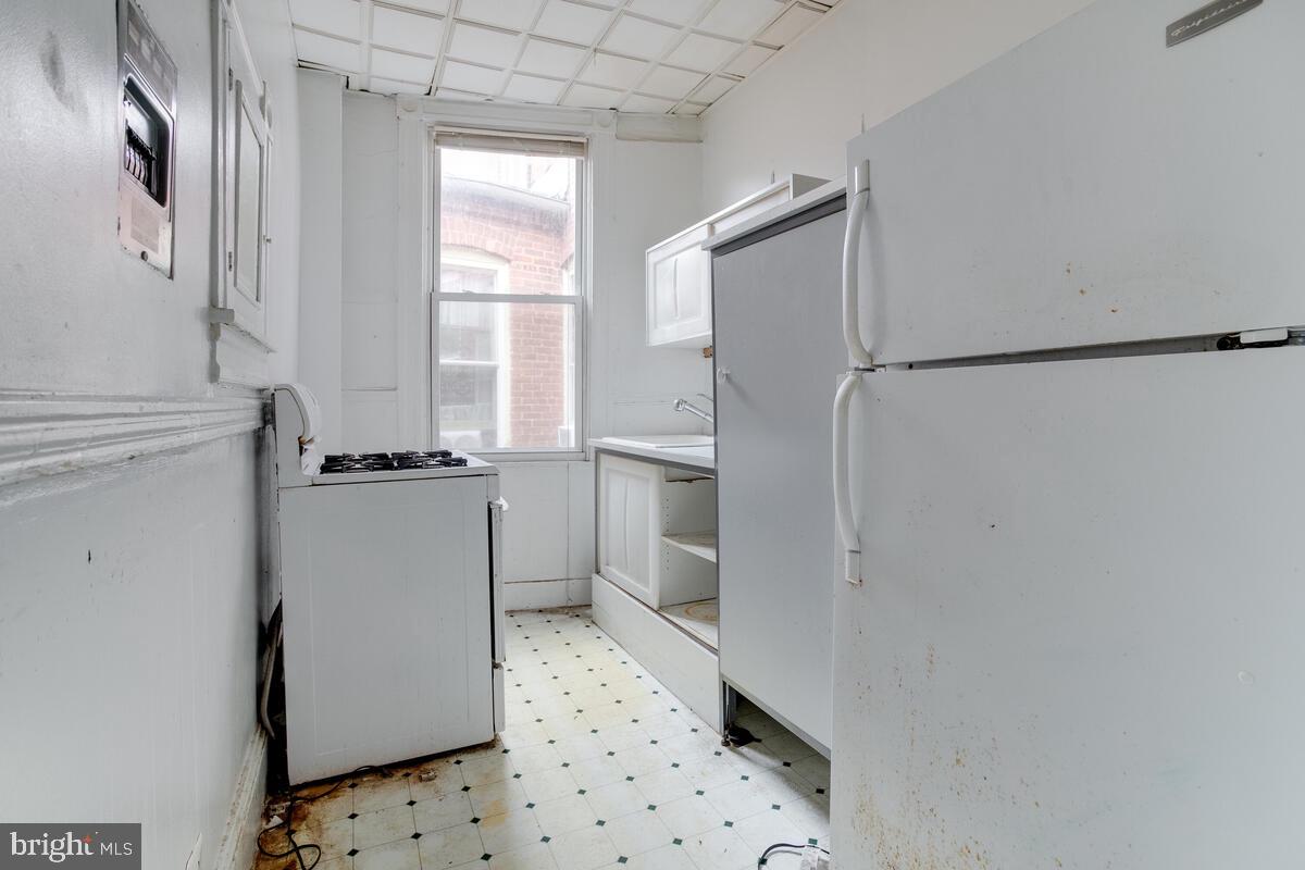 2739 North Calvert Street Baltimore, MD 21218 - Photo 27 of 61 Unit 2 Floor 2: Kitchen