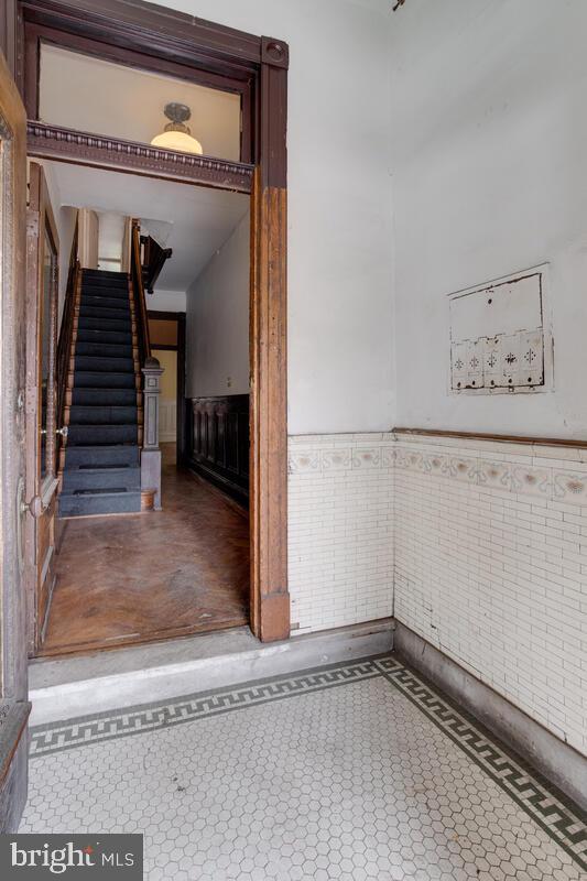 2739 North Calvert Street Baltimore, MD 21218 - Photo 4 of 61 Double entry