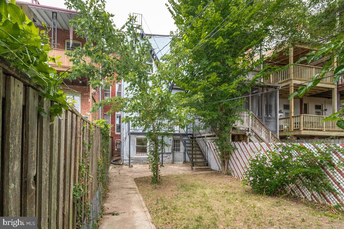2739 North Calvert Street Baltimore, MD 21218 - Photo 60 of 61 Rear yard