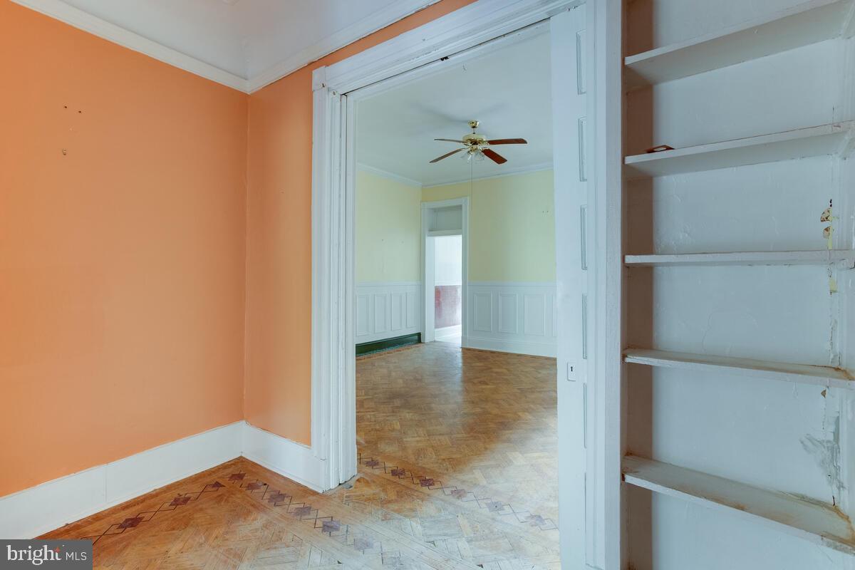 2739 North Calvert Street Baltimore, MD 21218 - Photo 10 of 61 Unit 1 Floor 1: sitting area