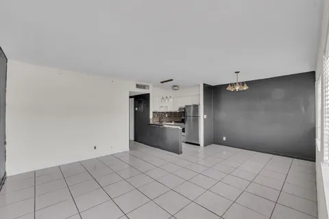 $174,999 | 4050 Northeast 12th Terrace, Unit 38, Oakland Park, FL 33334