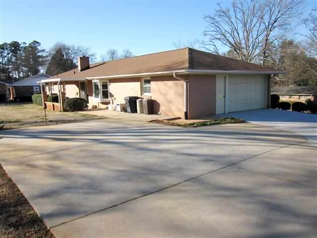 2708 Leconte Road Anderson, SC 29621 - Photo 2 of 18