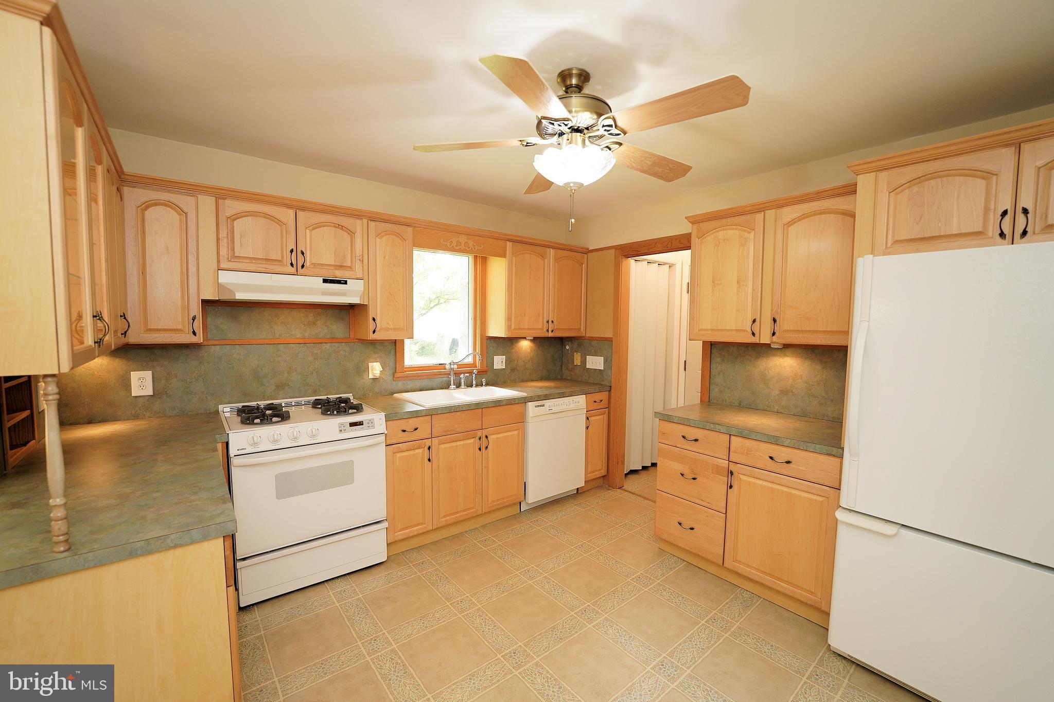 37 Saranac Road Hamilton, NJ 08619 - Photo 17 of 45