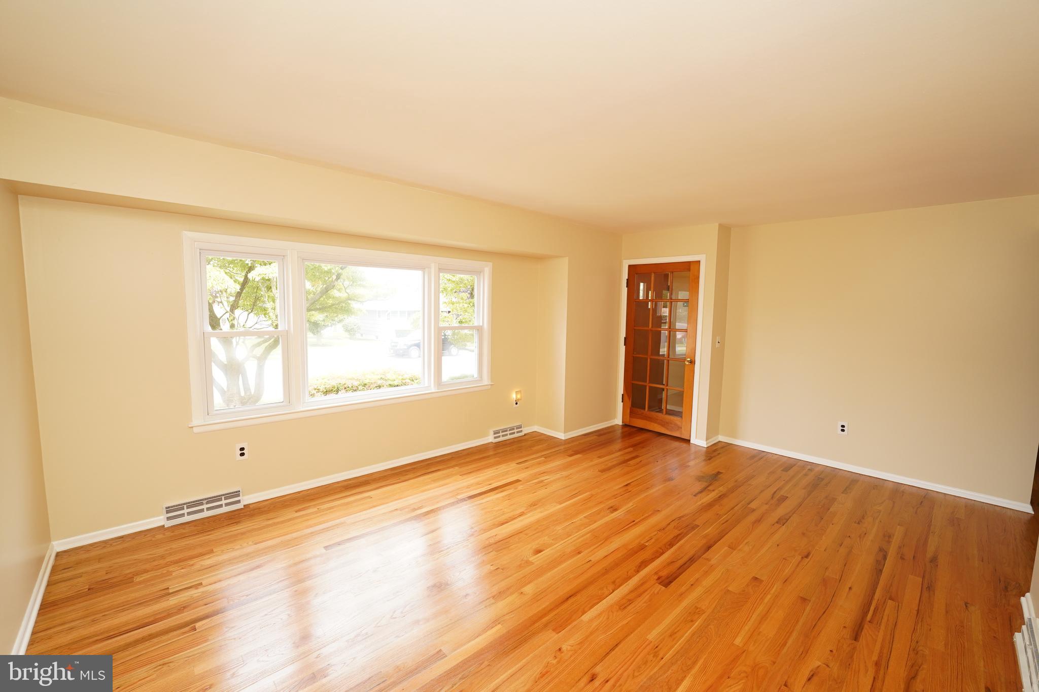 37 Saranac Road Hamilton, NJ 08619 - Photo 9 of 45